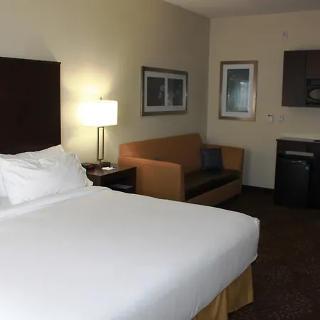 Holiday Inn Express Yorkton East By Ihg Exterior photo