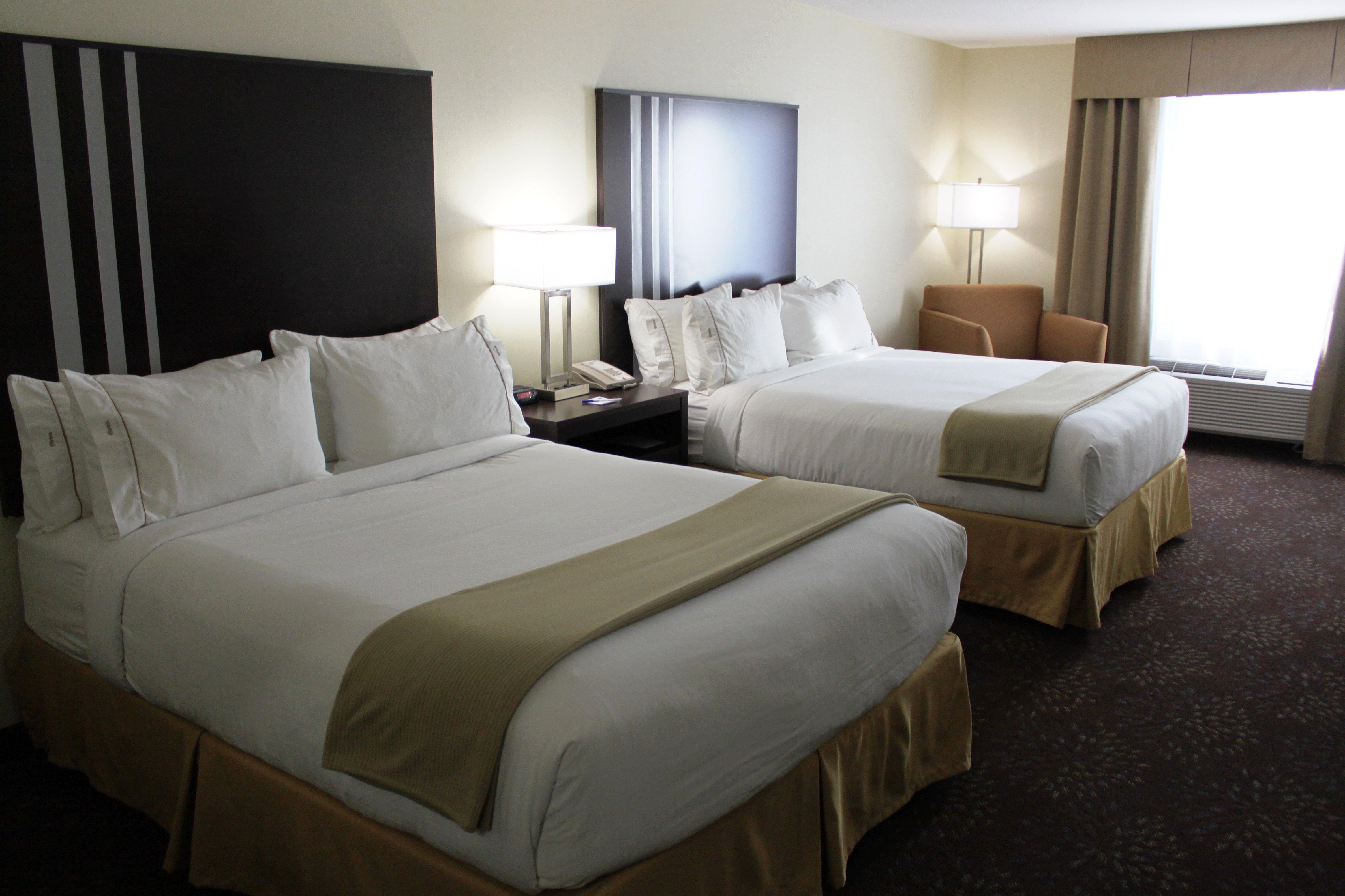 Express East By Ihg Hotel