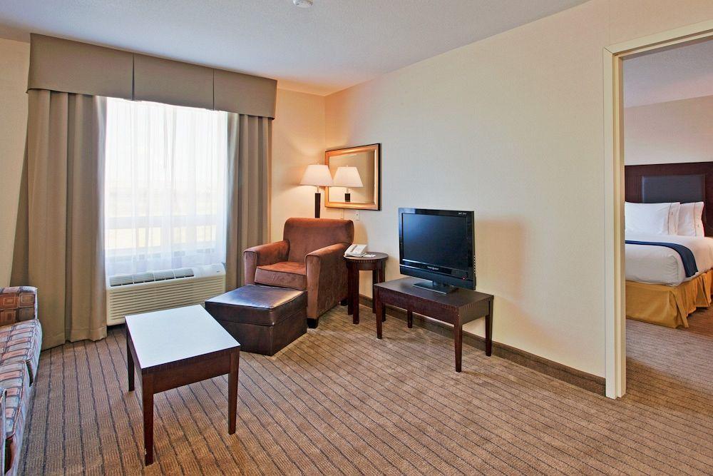 Express East By Ihg Hotel 2*