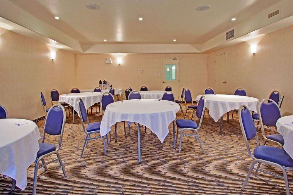 Hotel Express East By Ihg